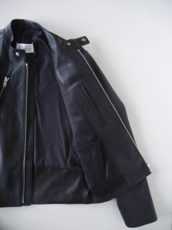 MaisonMargiela【メゾンマルジェラ】正規取り扱い店、通販可能 ON LINE